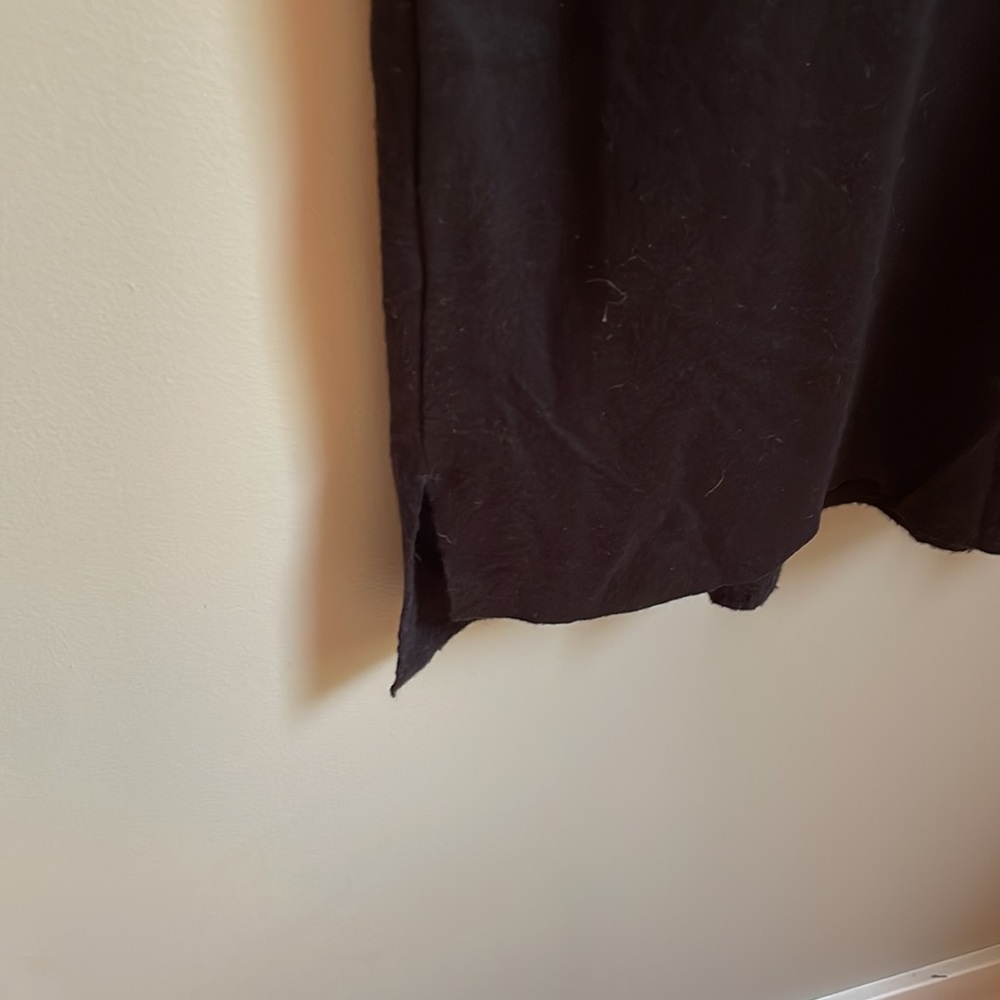 Basic black tee - Picture 3 of 5